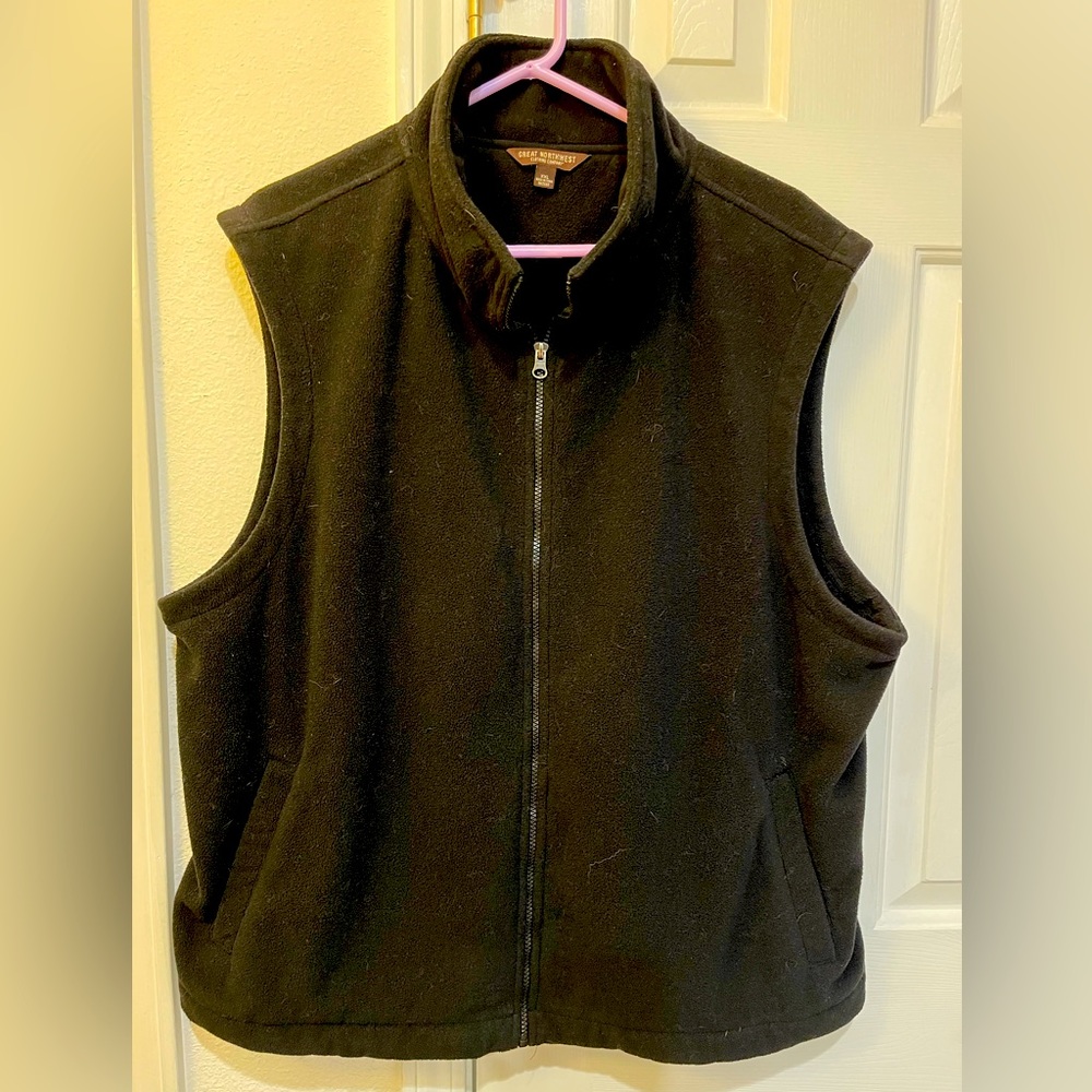 EUC - Great Northwest FLEECE VEST. Black. Size XXL.